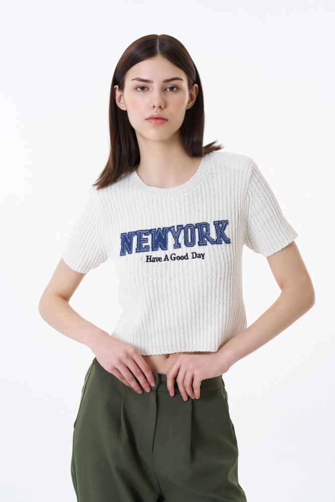 Quzu New York Baskılı Crop Triko Ekru