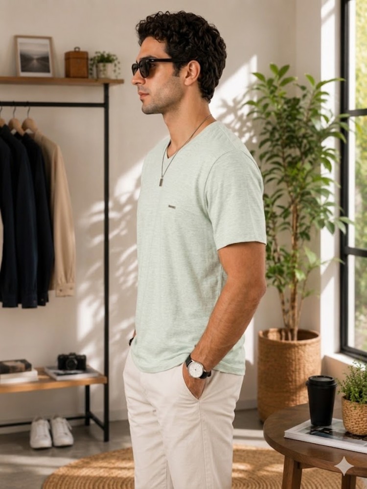 Erkek Haki V Yaka Slim Fit T-Shirt görsel 2